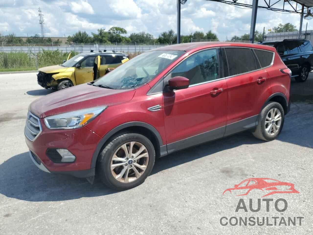 FORD ESCAPE 2017 - 1FMCU0G97HUC53192