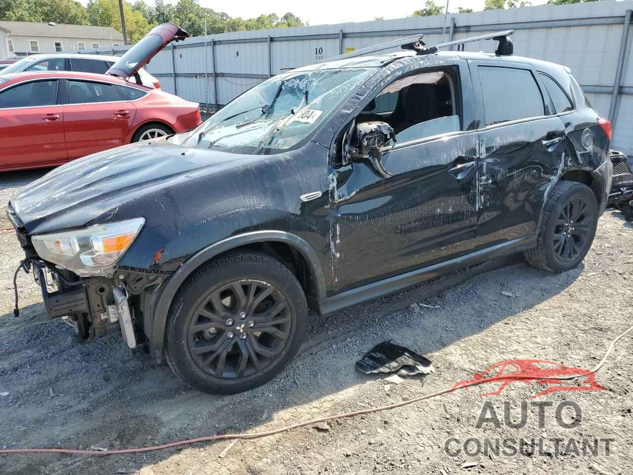 MITSUBISHI OUTLANDER 2018 - JA4AR3AU4JU015022