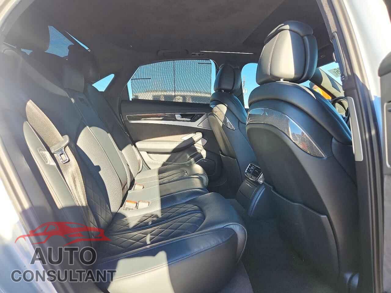 AUDI S8 2014 - WAUD2AFD4EN011134