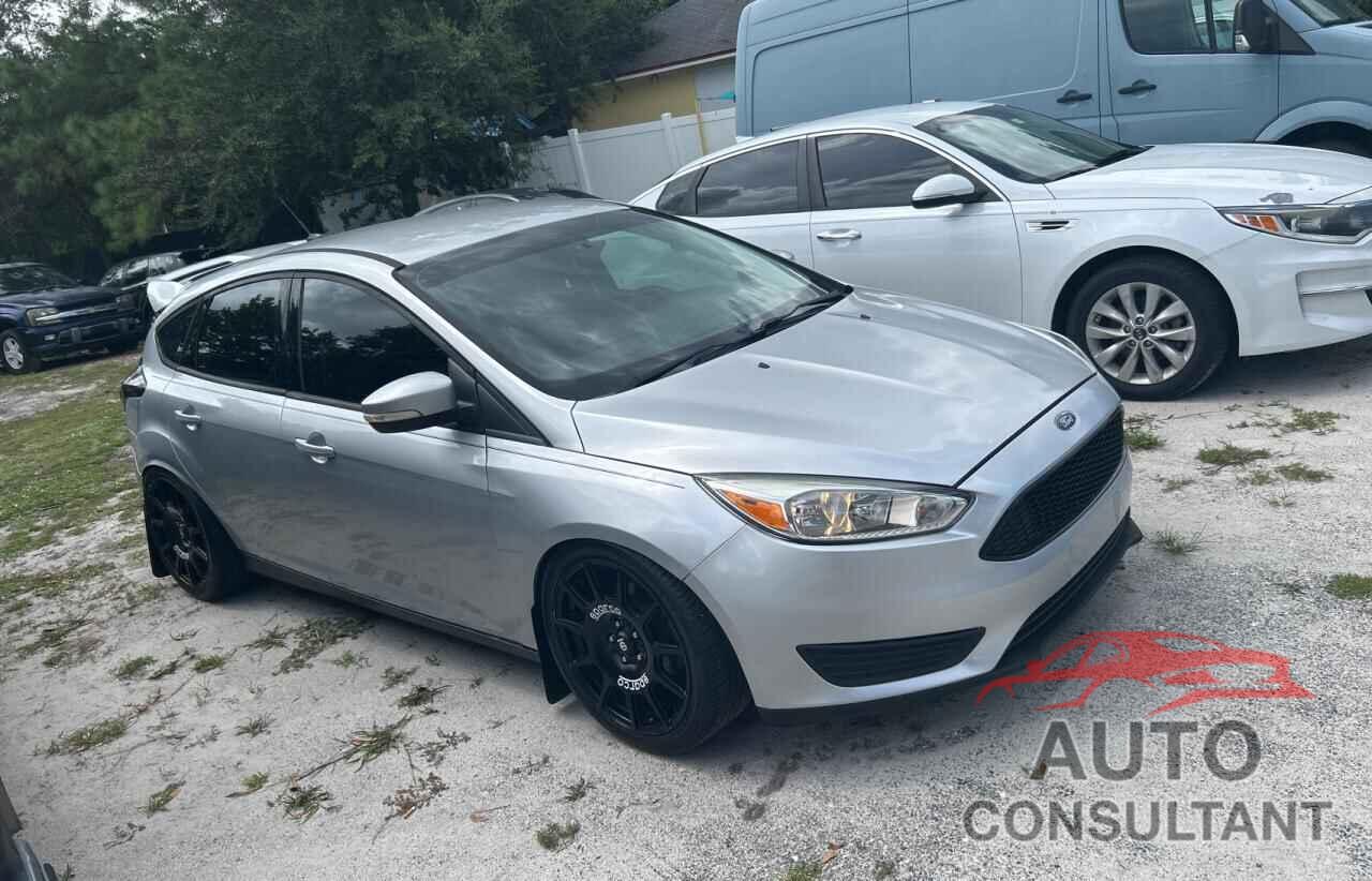 FORD FOCUS 2017 - 1FADP3K23HL282373
