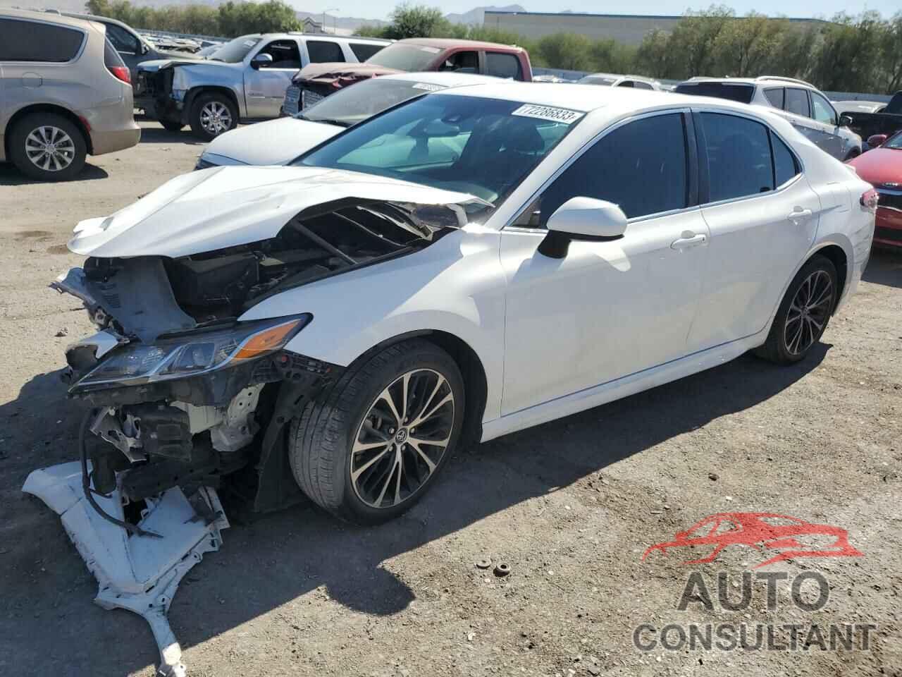 TOYOTA CAMRY 2018 - 4T1B11HK1JU113673