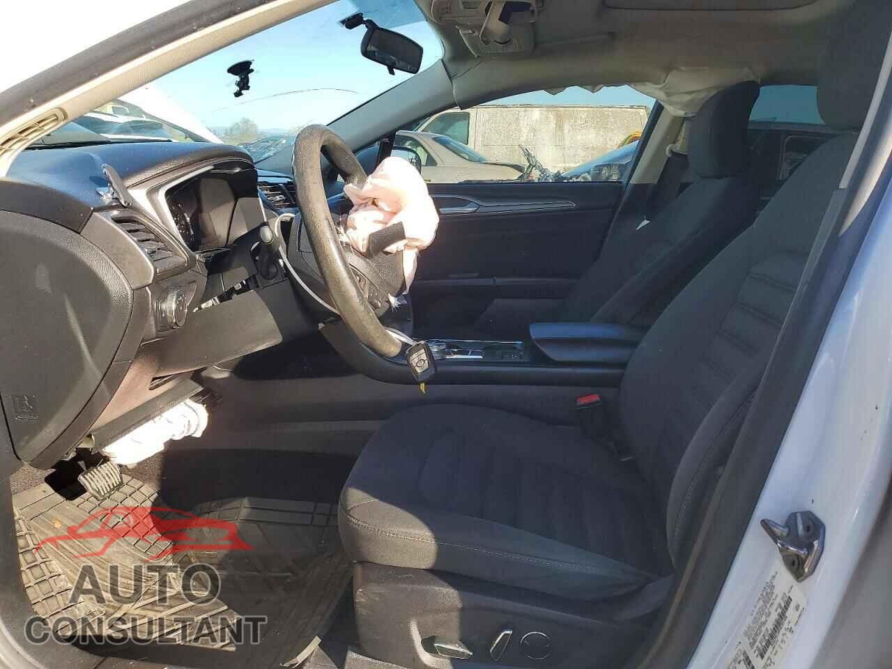 FORD FUSION 2017 - 3FA6P0LU8HR285486