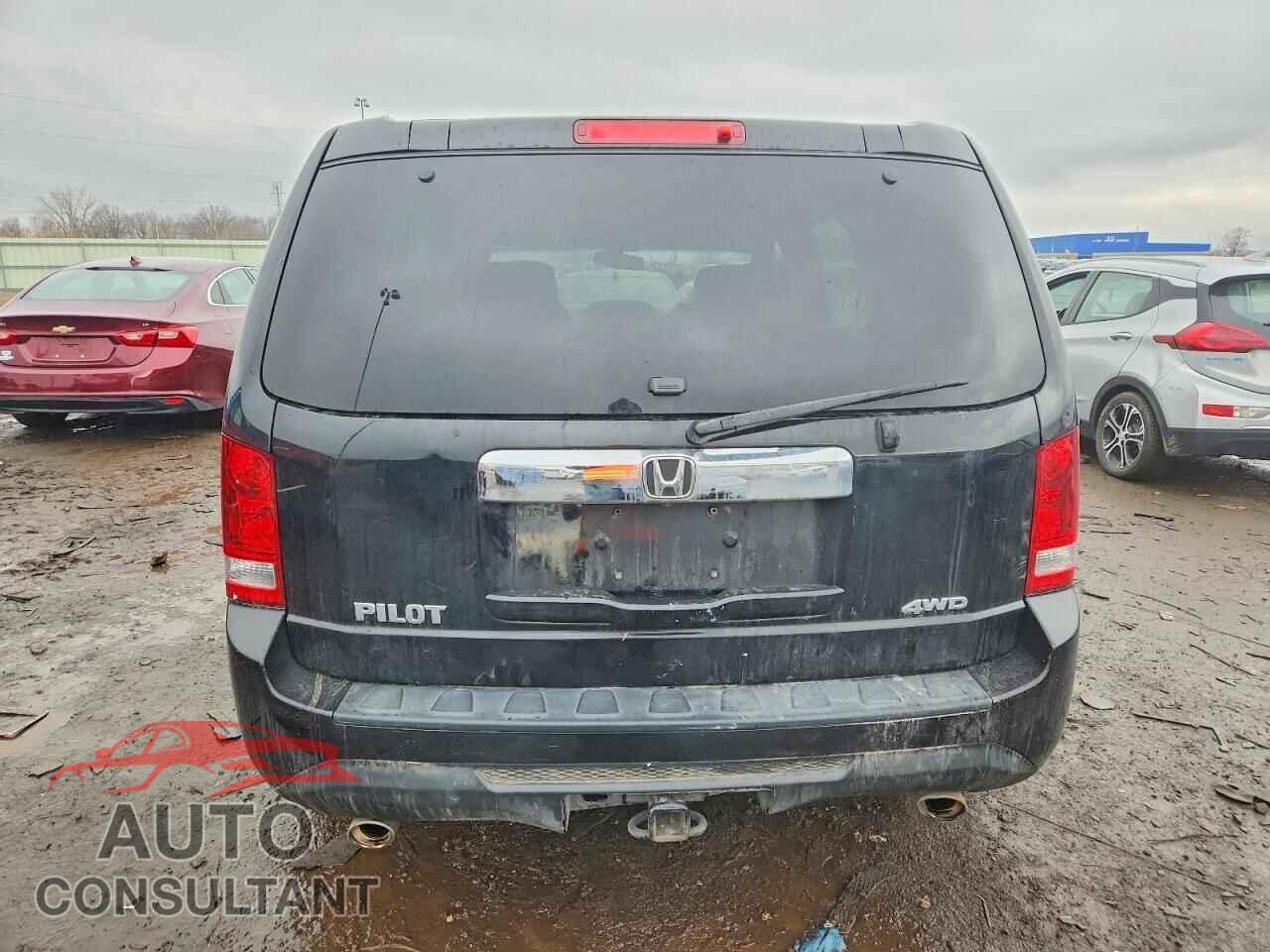 HONDA PILOT 2013 - 5FNYF4H56DB004781
