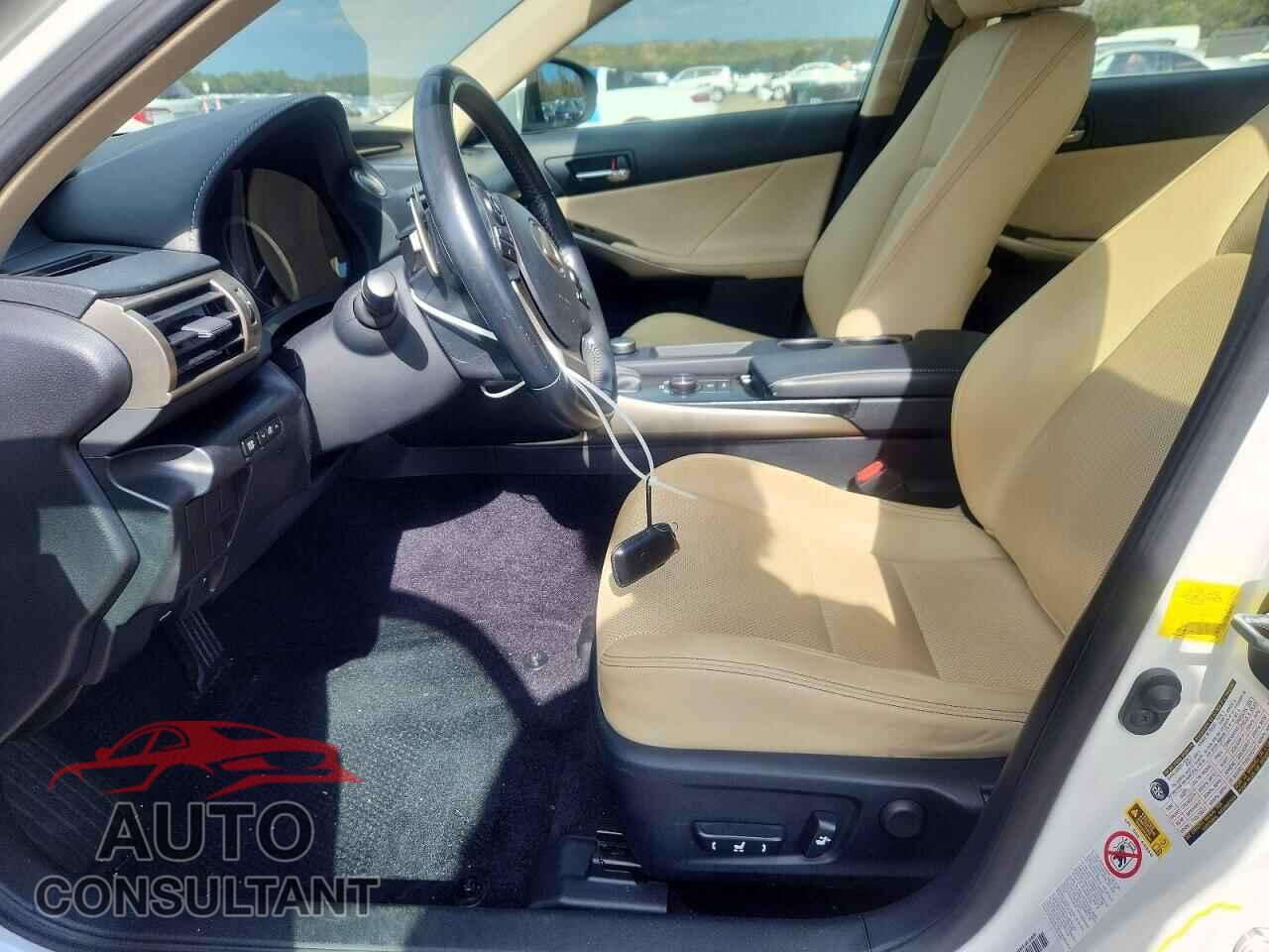 LEXUS IS 2014 - JTHBF1D20E5041648