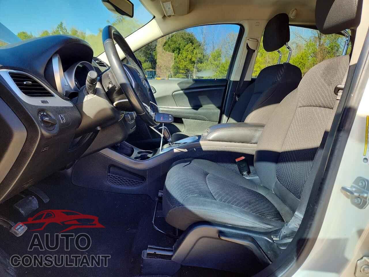 DODGE JOURNEY 2017 - 3C4PDCAB3HT709637