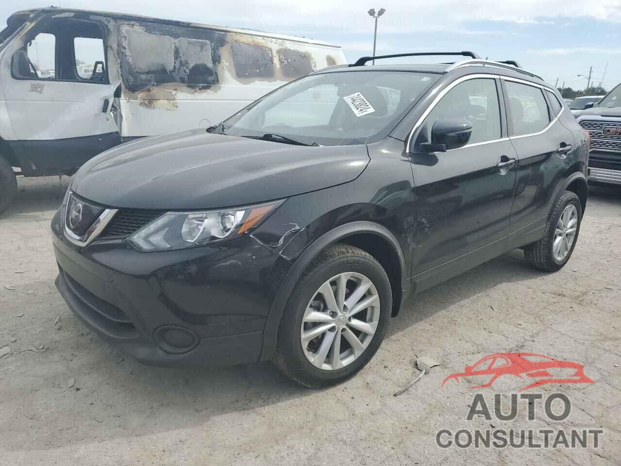 NISSAN ROGUE 2018 - JN1BJ1CR2JW288000