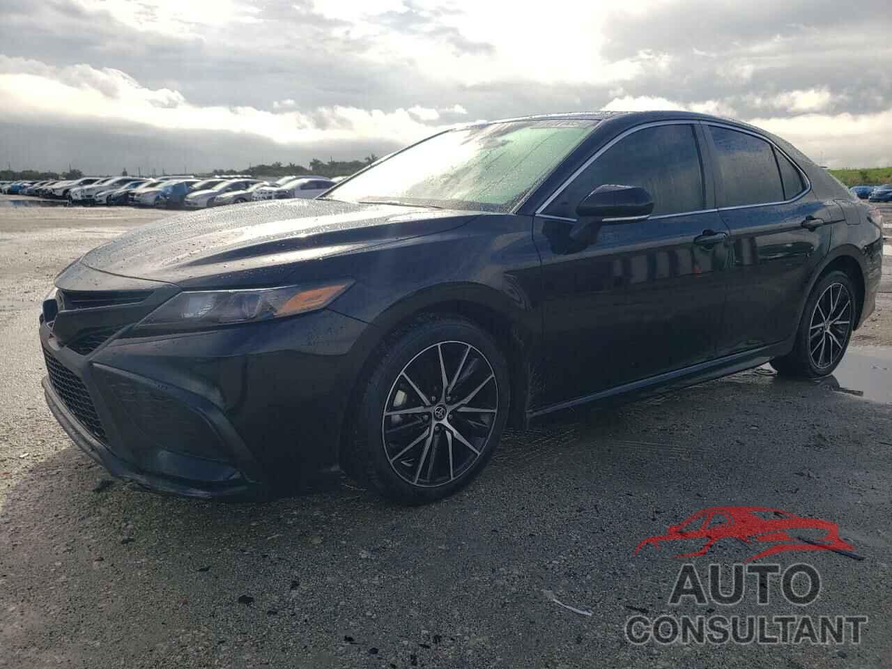 TOYOTA CAMRY 2023 - 4T1G11AK8PU801761