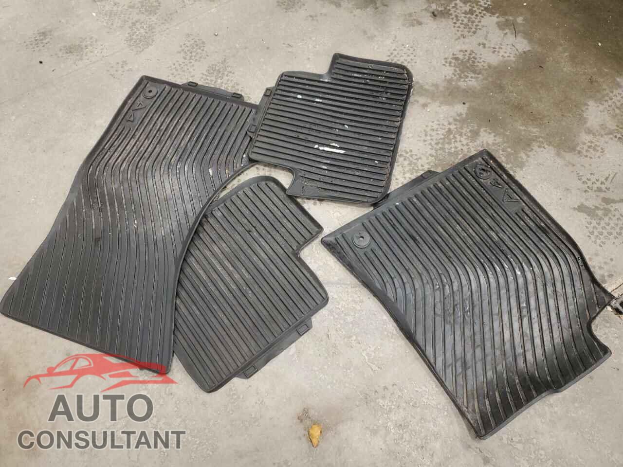 AUDI A4 2012 - WAUBFAFL7CN008843