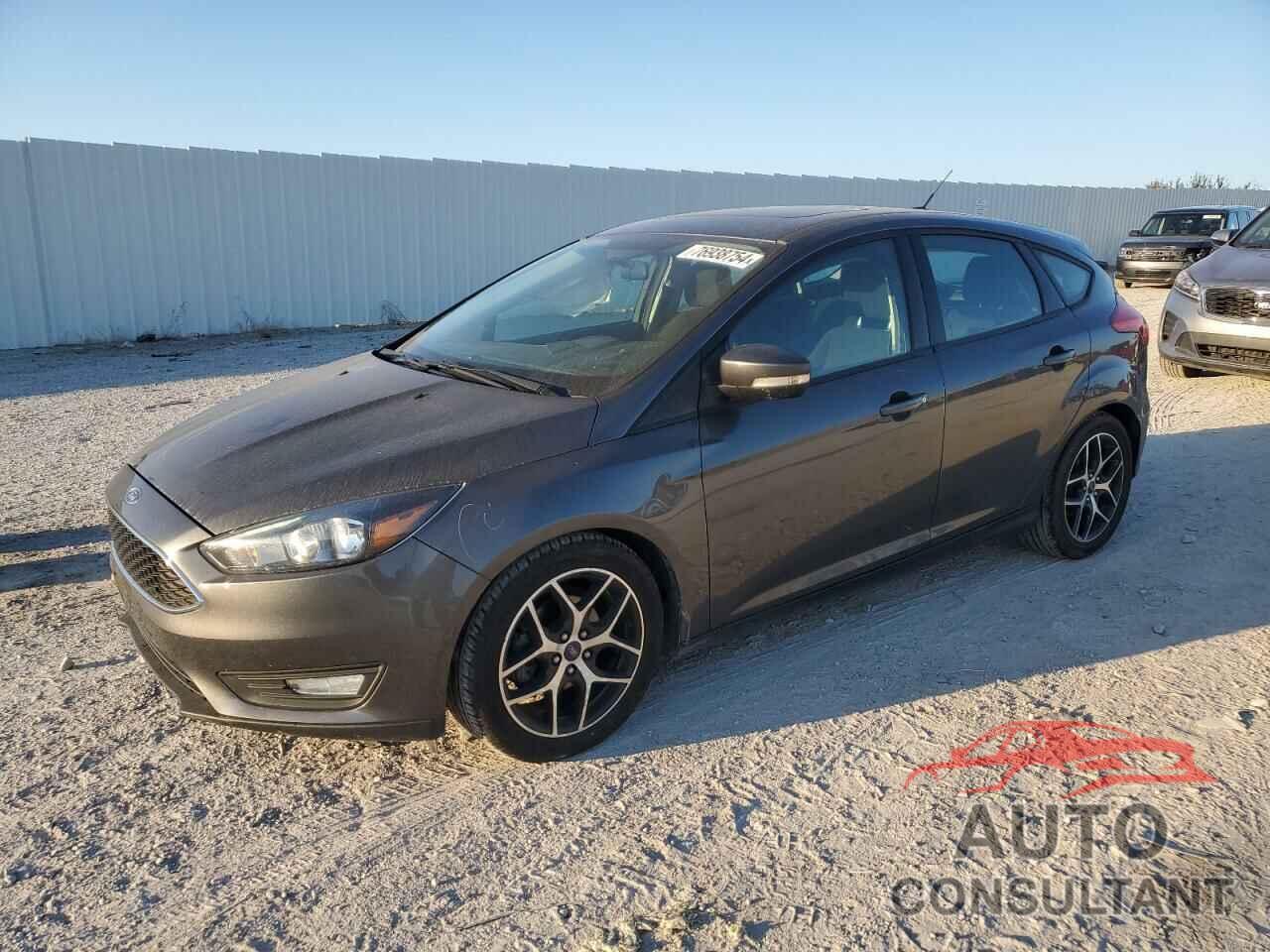 FORD FOCUS 2017 - 1FADP3M26HL317453