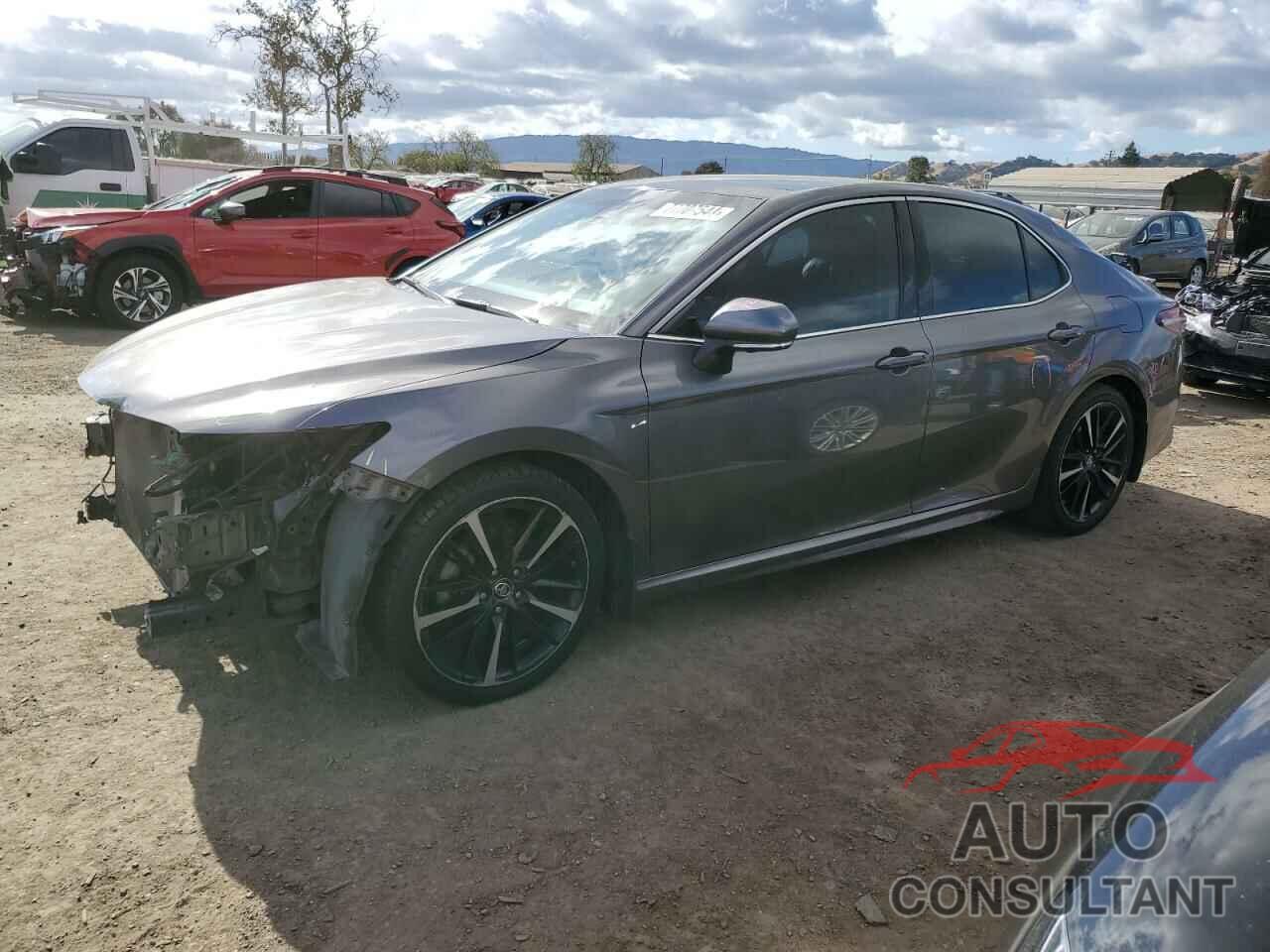 TOYOTA CAMRY 2018 - 4T1B61HK6JU107031