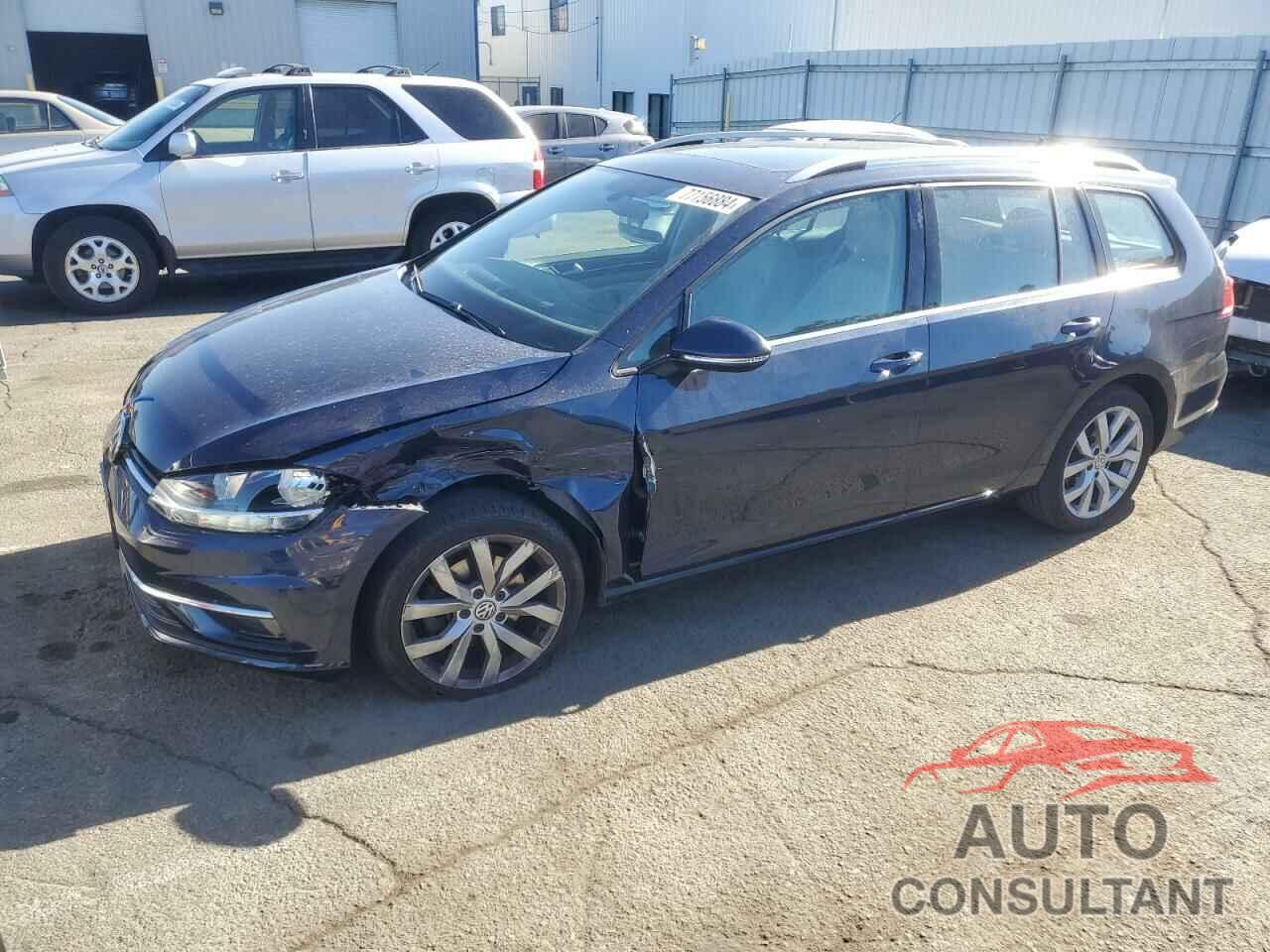 VOLKSWAGEN GOLF 2018 - 3VWL17AU8JM756014