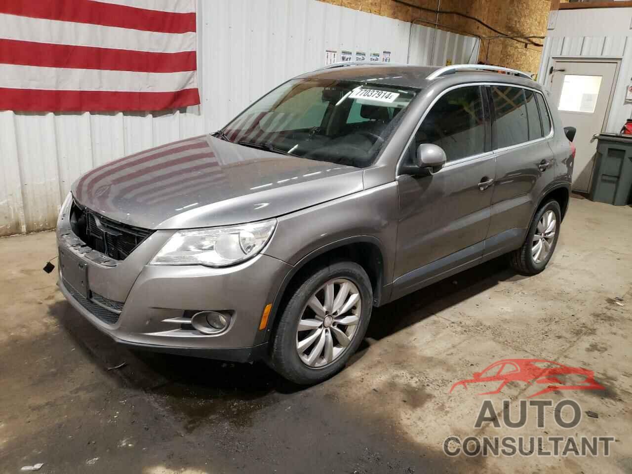 VOLKSWAGEN TIGUAN 2011 - WVGAV7AX8BW556403