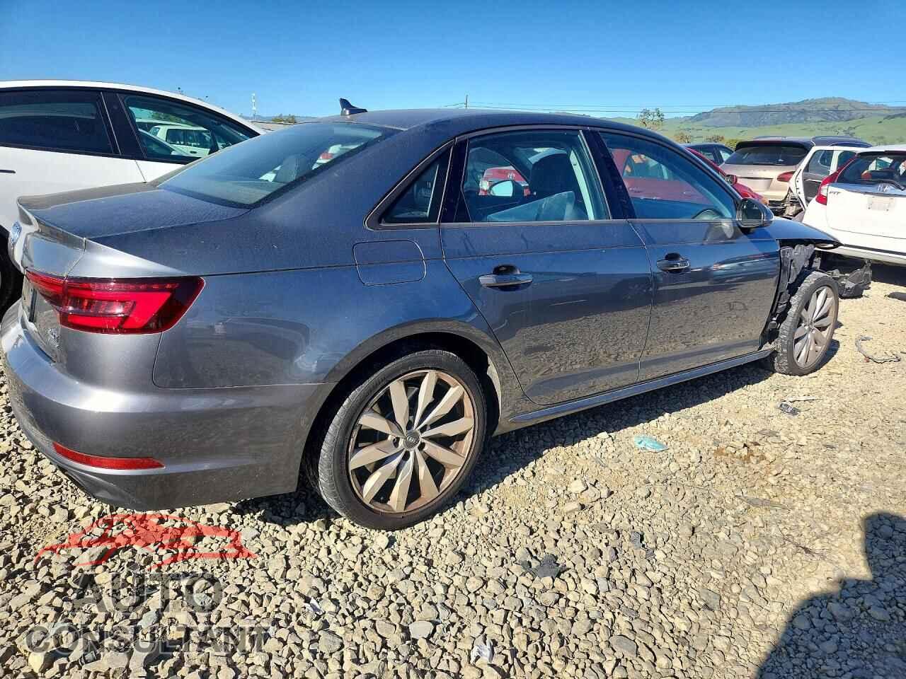 AUDI A4 2018 - WAUDNAF49JA036975