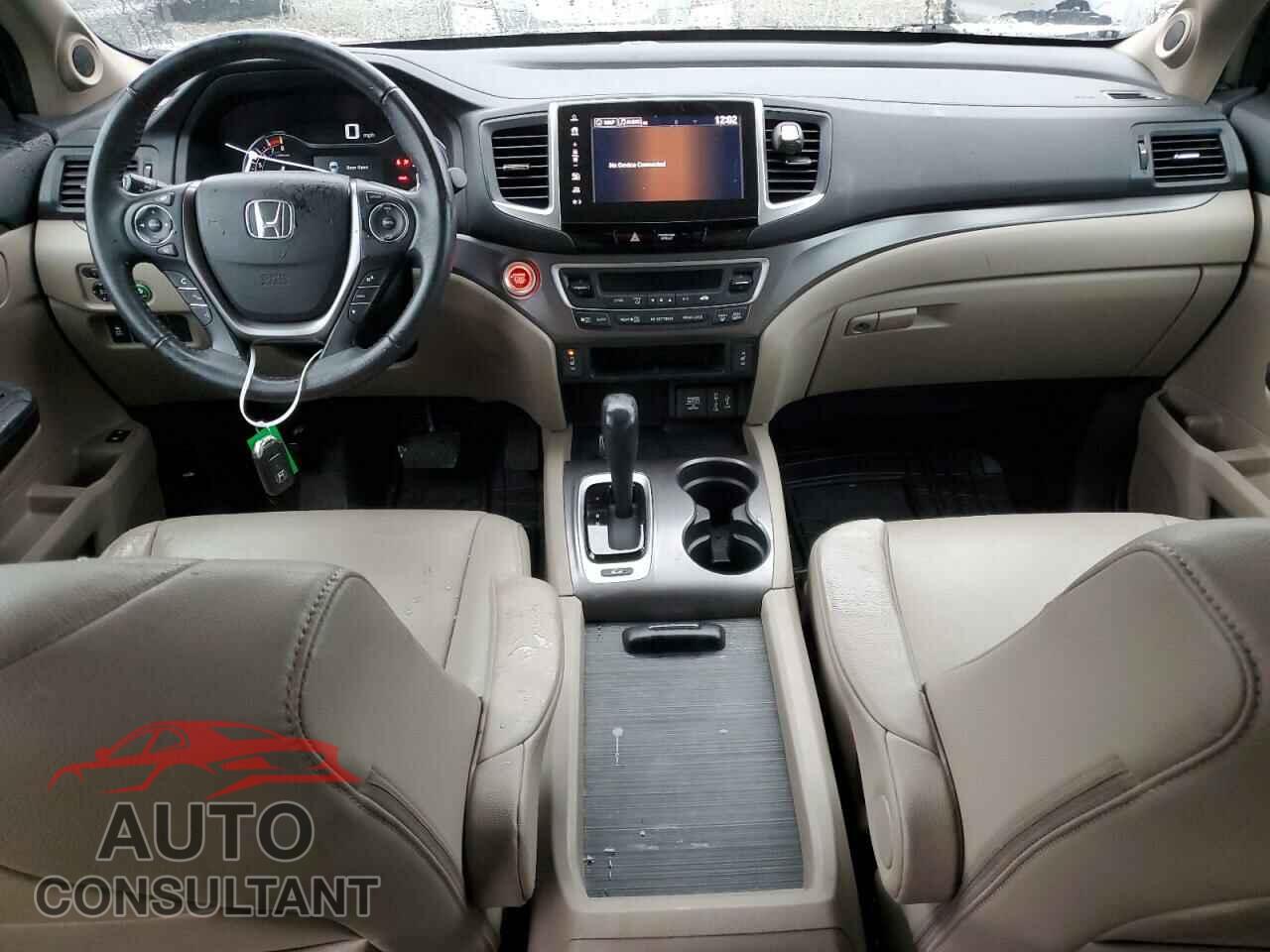 HONDA PILOT 2017 - 5FNYF6H75HB062934
