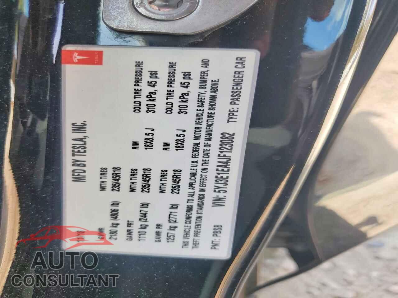 TESLA MODEL 3 2018 - 5YJ3E1EA4JF123082