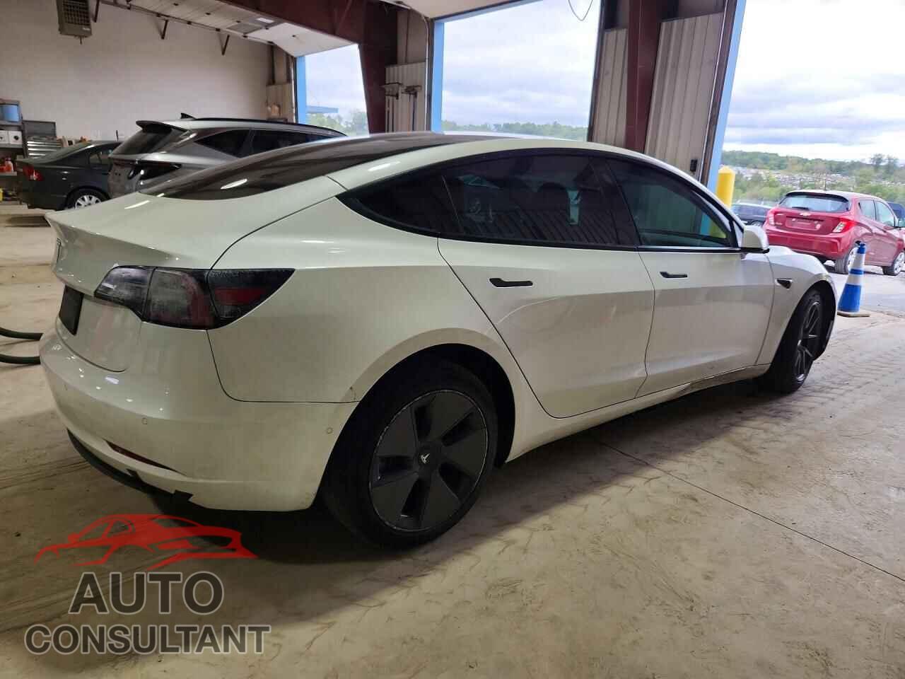 TESLA MODEL 3 2021 - 5YJ3E1EA5MF994321