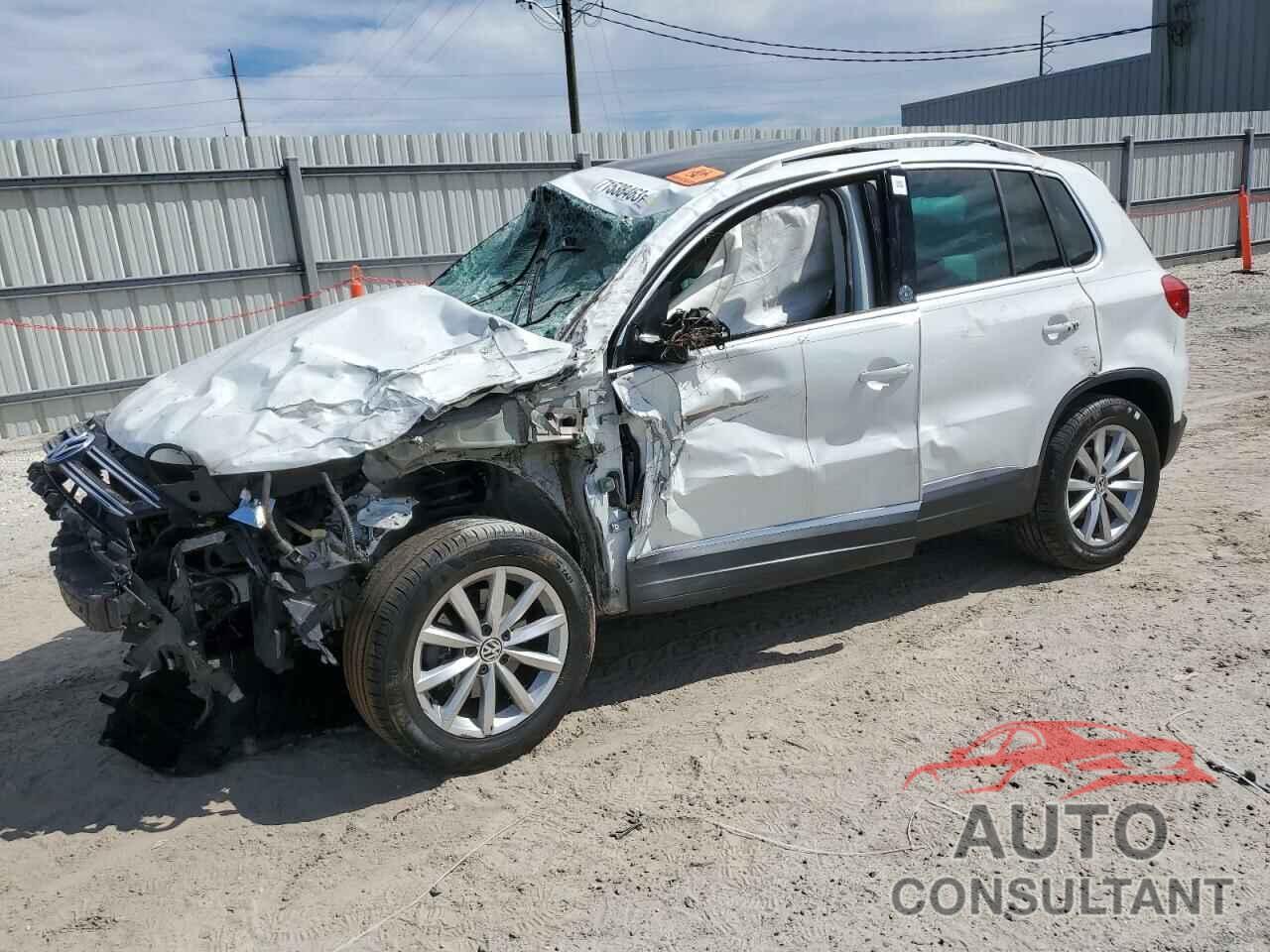 VOLKSWAGEN TIGUAN 2017 - WVGRV7AX2HW505863