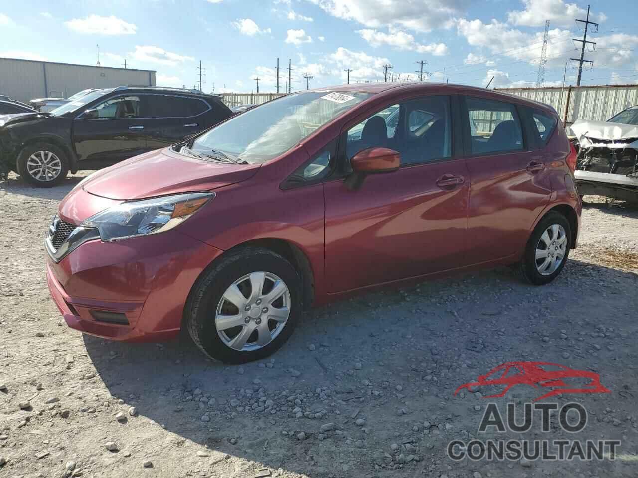 NISSAN VERSA 2018 - 3N1CE2CP1JL351865