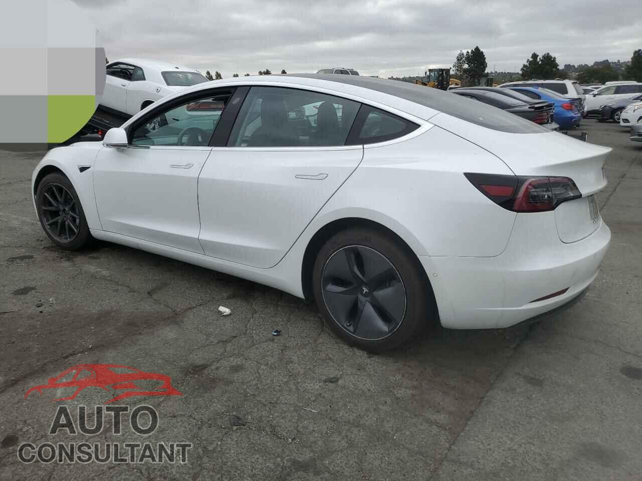 TESLA MODEL 3 2018 - 5YJ3E1EBXJF179052