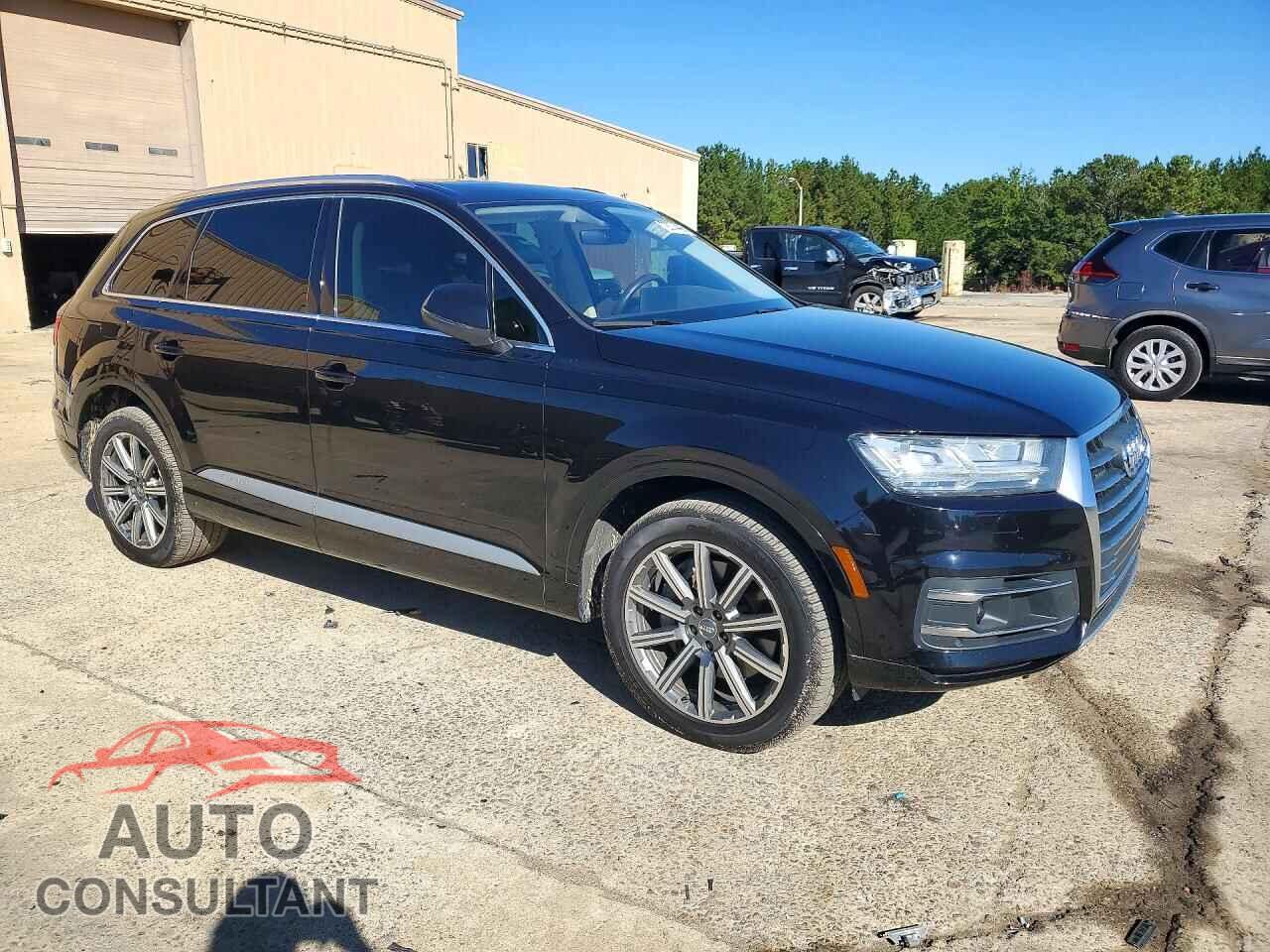 AUDI Q7 2018 - WA1LHAF79JD019425