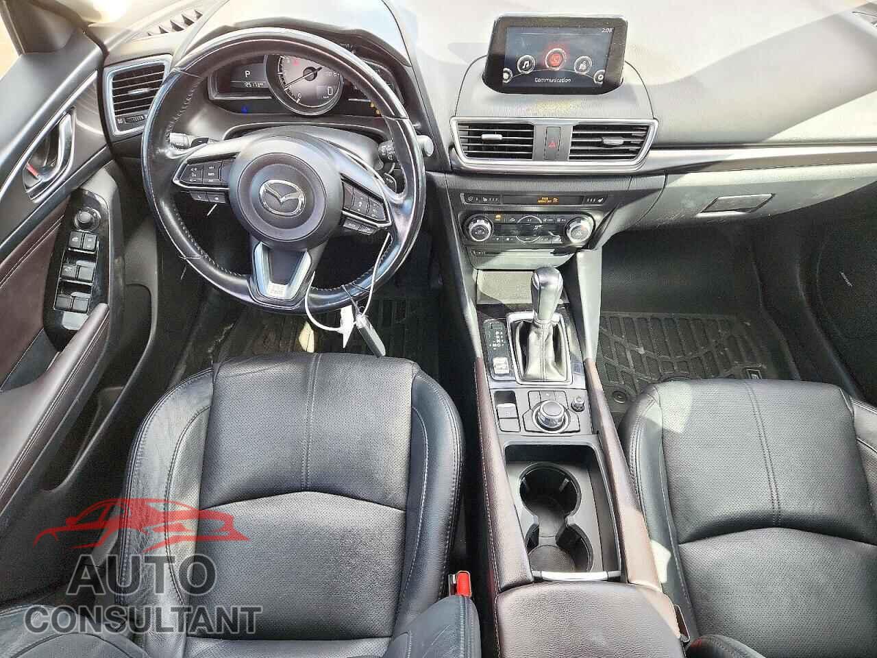 MAZDA 3 2018 - 3MZBN1M36JM247782