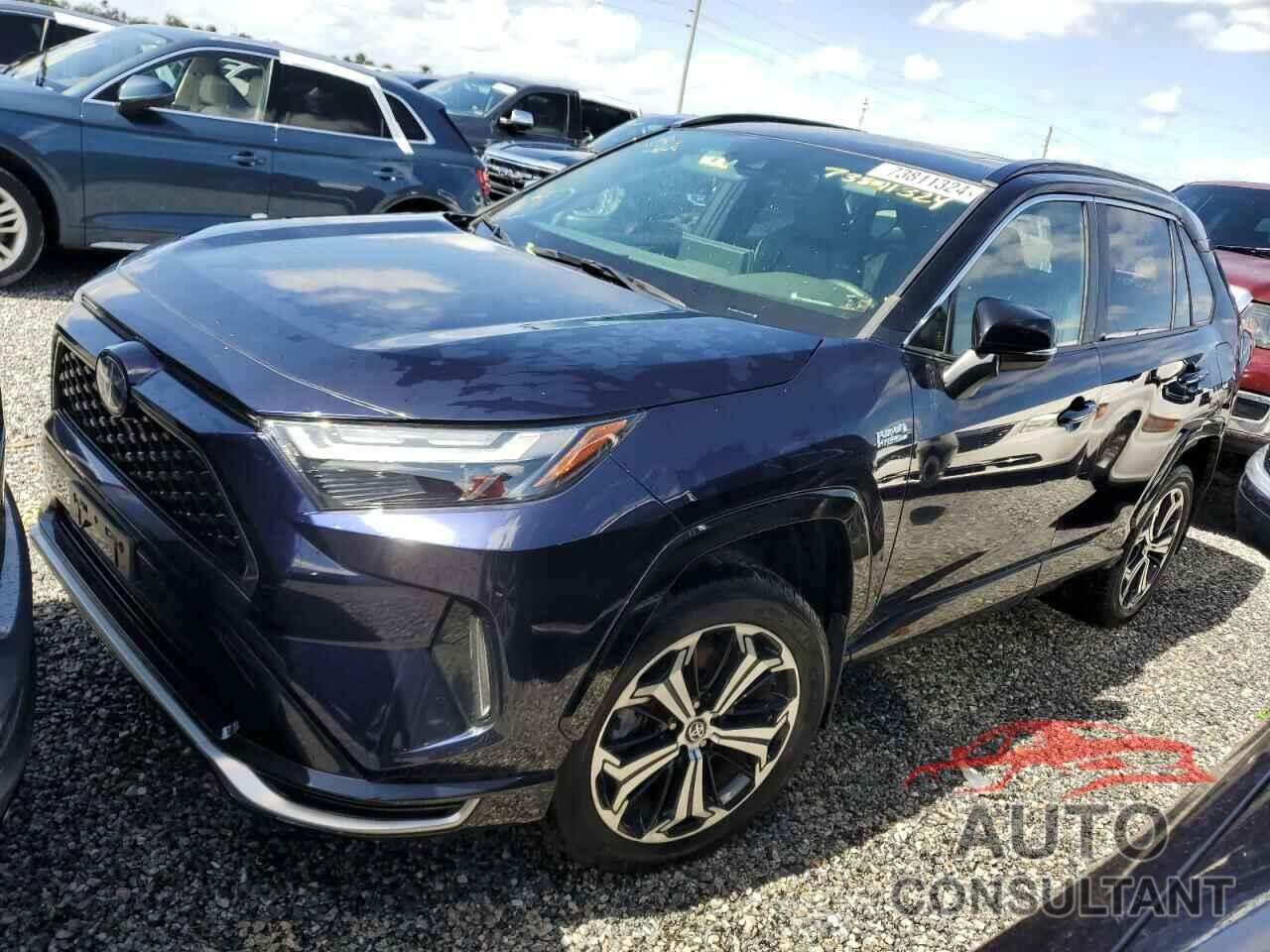 TOYOTA RAV4 2022 - JTMEB3FV0ND079819