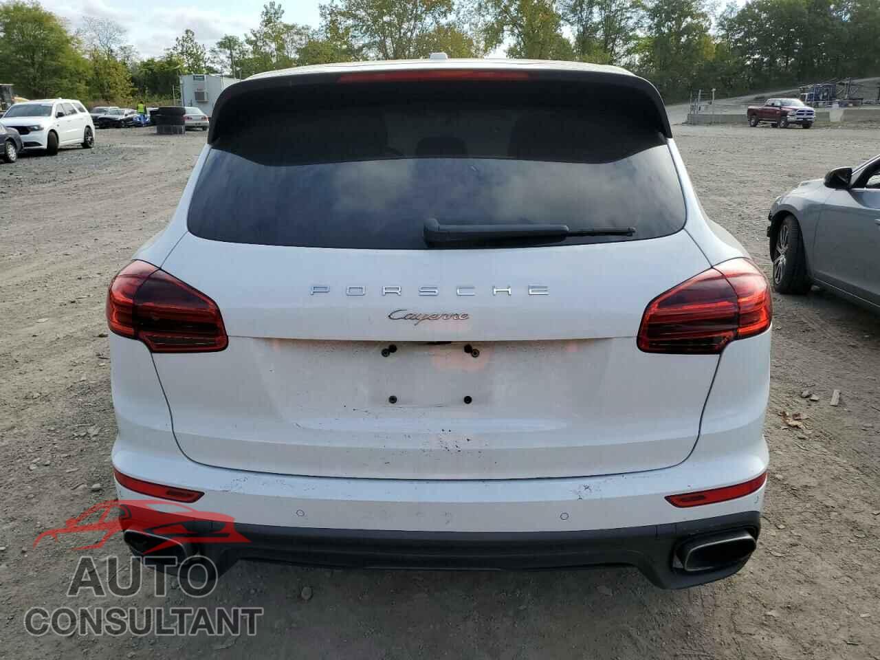 PORSCHE CAYENNE 2017 - WP1AA2A27HKA92364