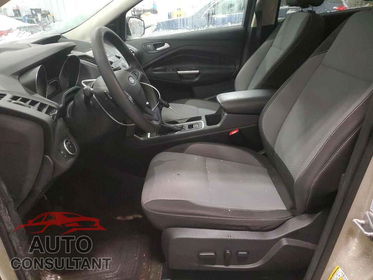 FORD ESCAPE 2017 - 1FMCU9G95HUC45189