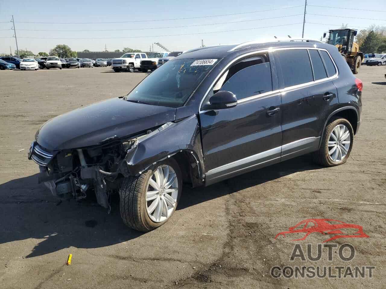 VOLKSWAGEN TIGUAN 2015 - WVGBV7AX0FW506346