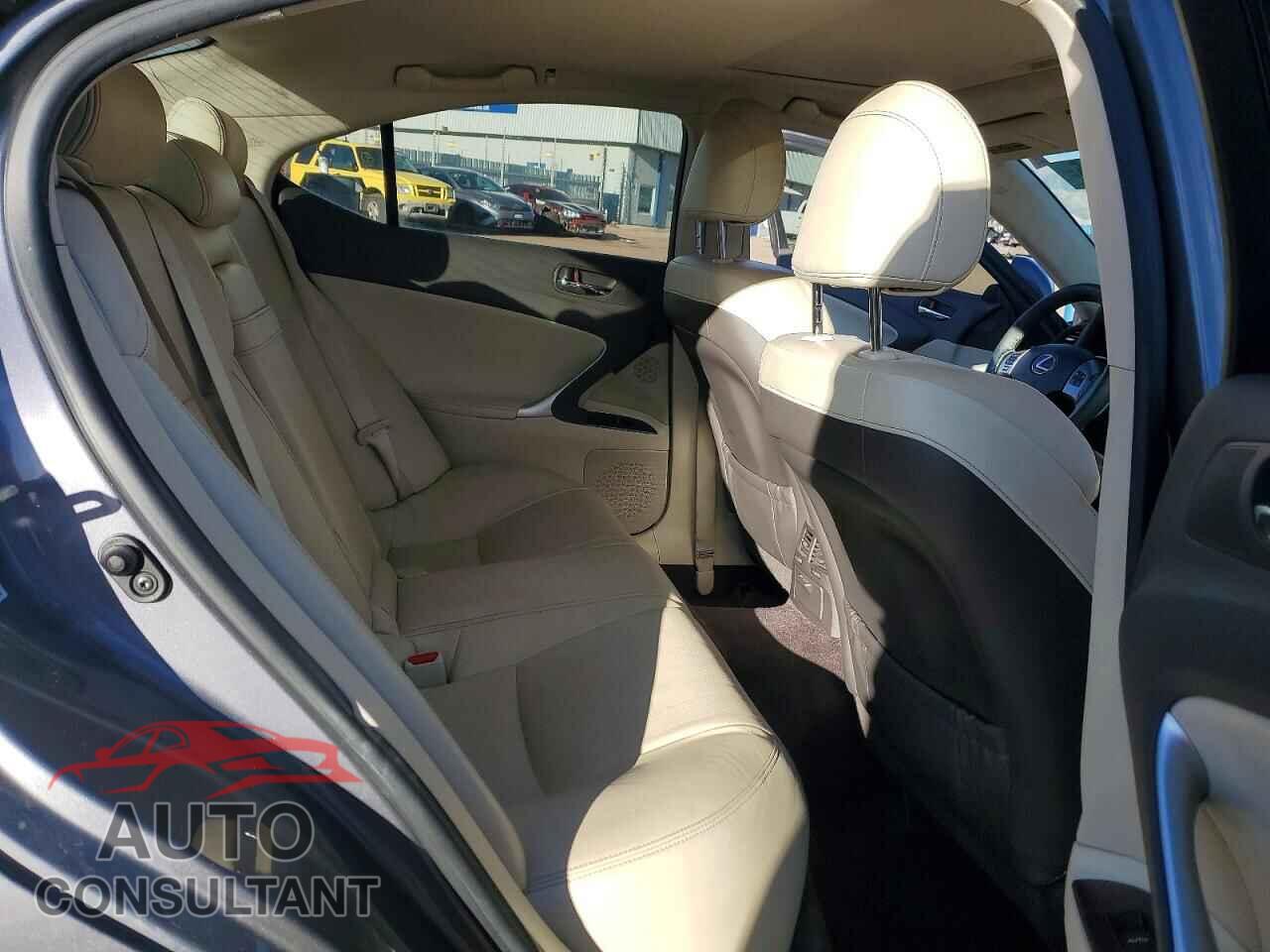 LEXUS IS 2012 - JTHCF5C2XC5059844