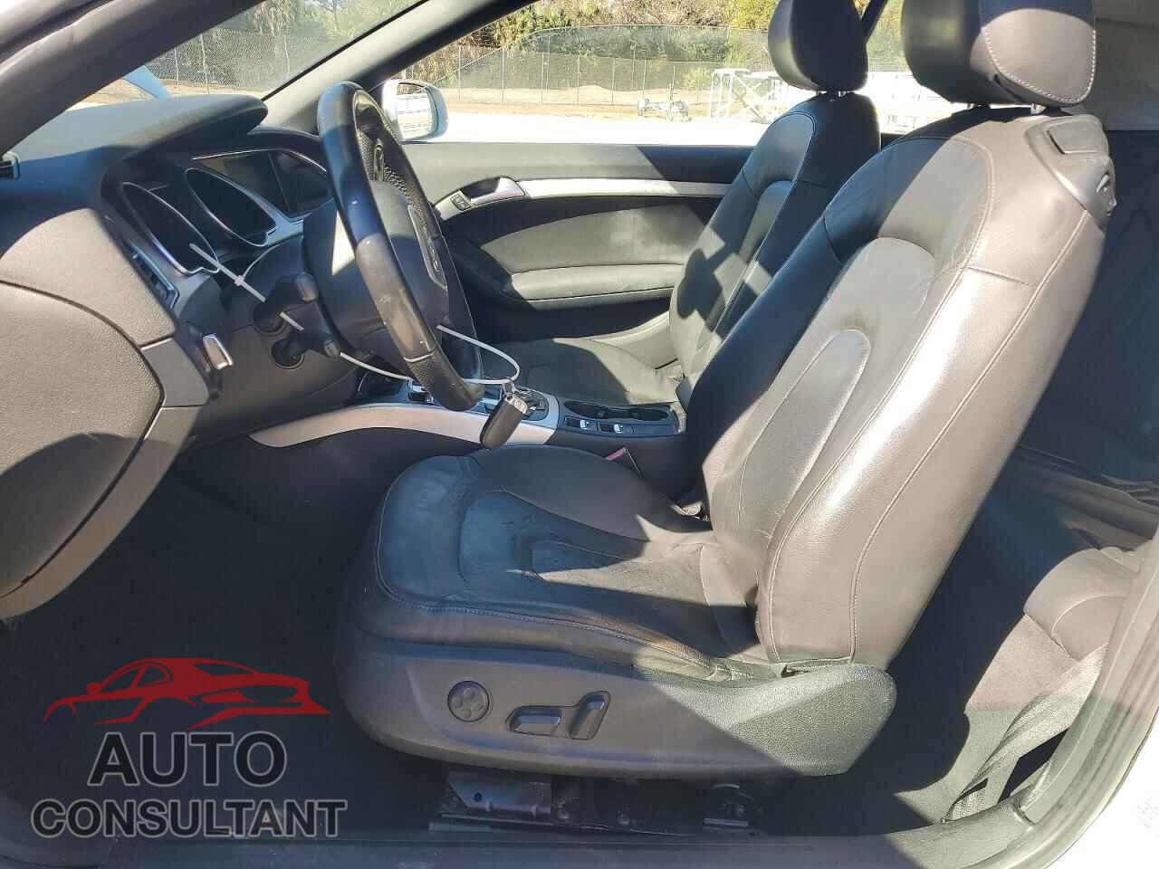 AUDI A5 2011 - WAUJFAFH7BN002689