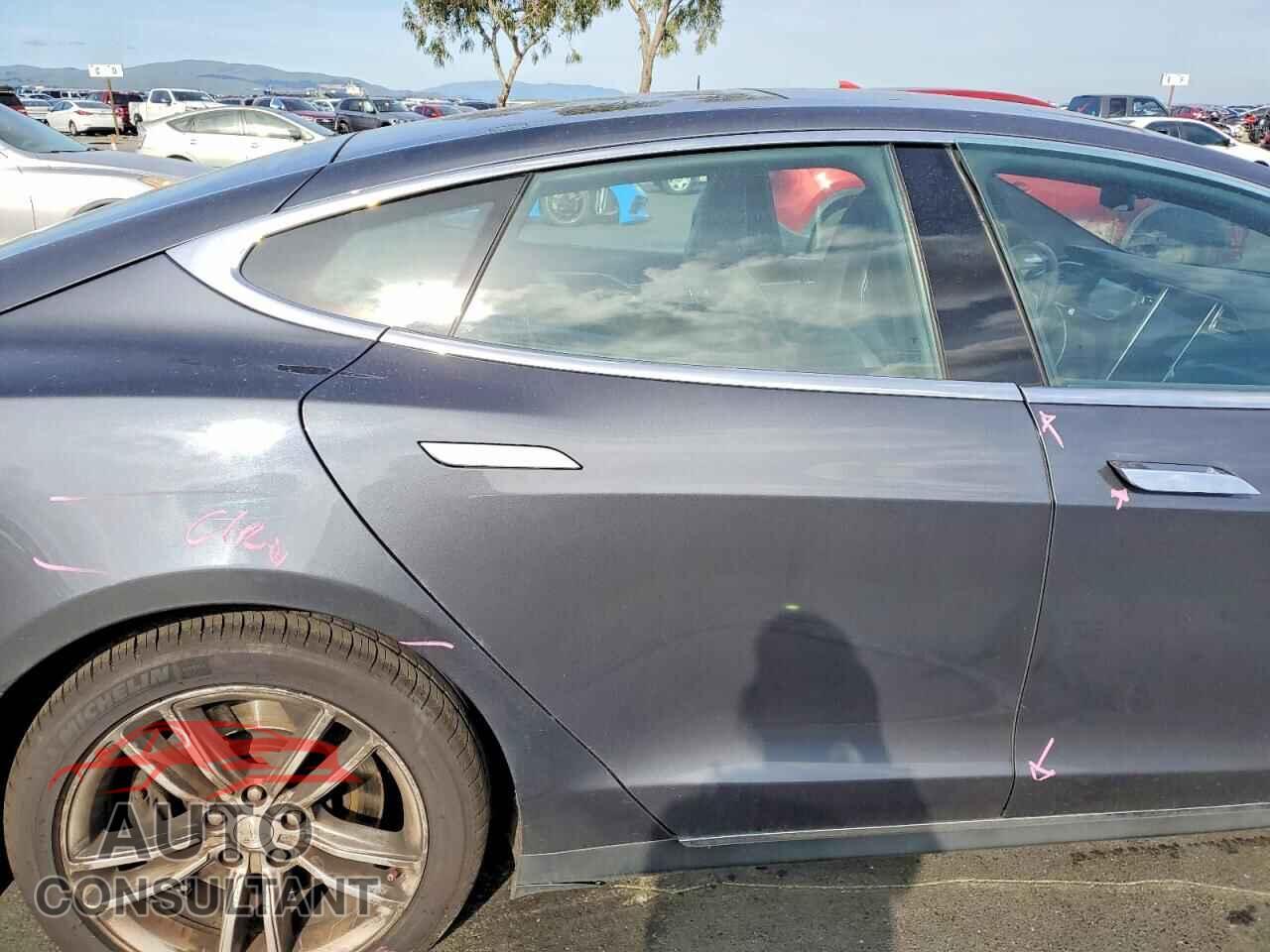 TESLA MODEL S 2016 - 5YJSA1E14GF125981