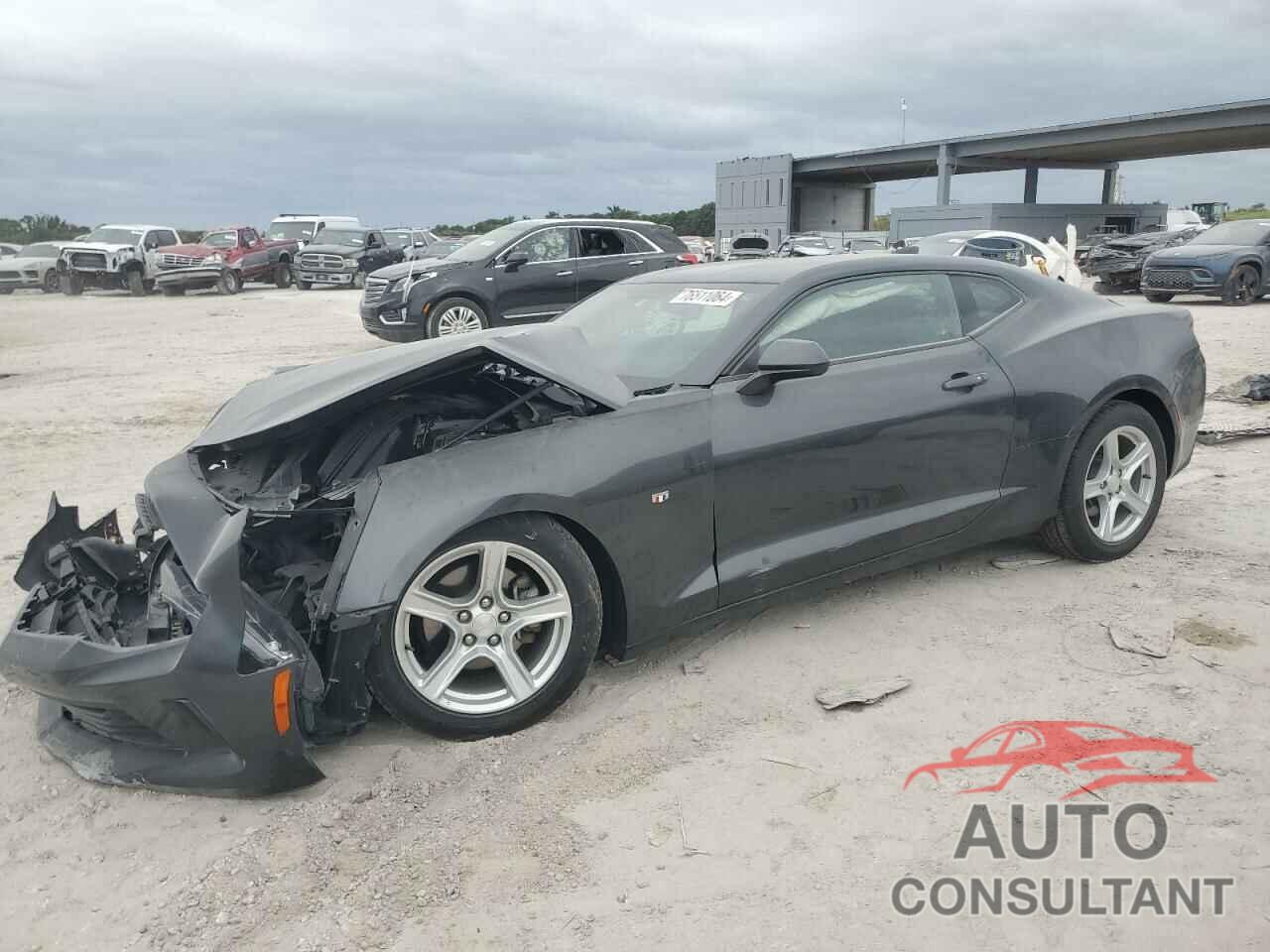 CHEVROLET CAMARO 2018 - 1G1FB1RX9J0101302