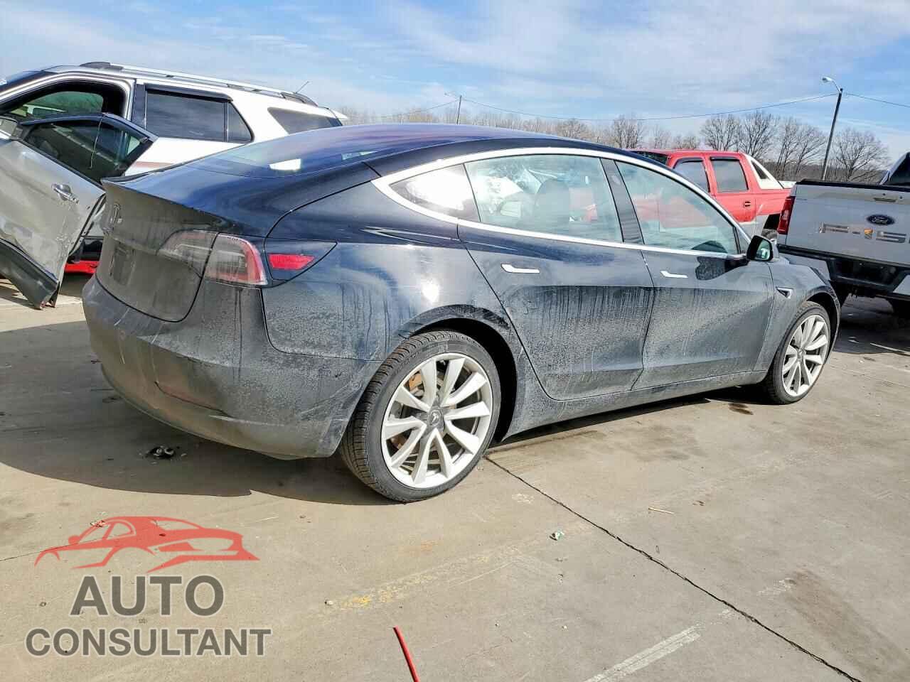 TESLA MODEL 3 2018 - 5YJ3E1EA9JF009367