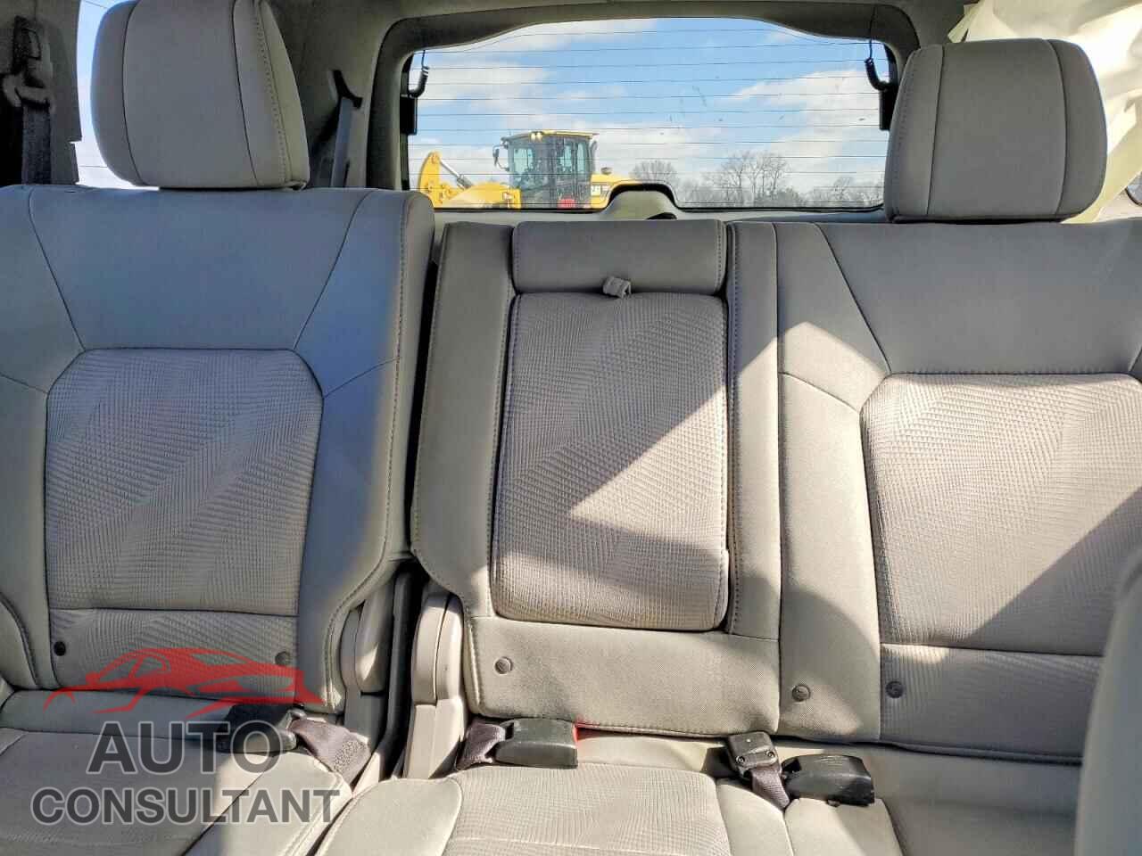 HONDA PILOT 2015 - 5FNYF4H2XFB013590