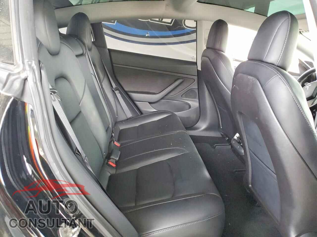 TESLA MODEL 3 2018 - 5YJ3E1EB7JF144355