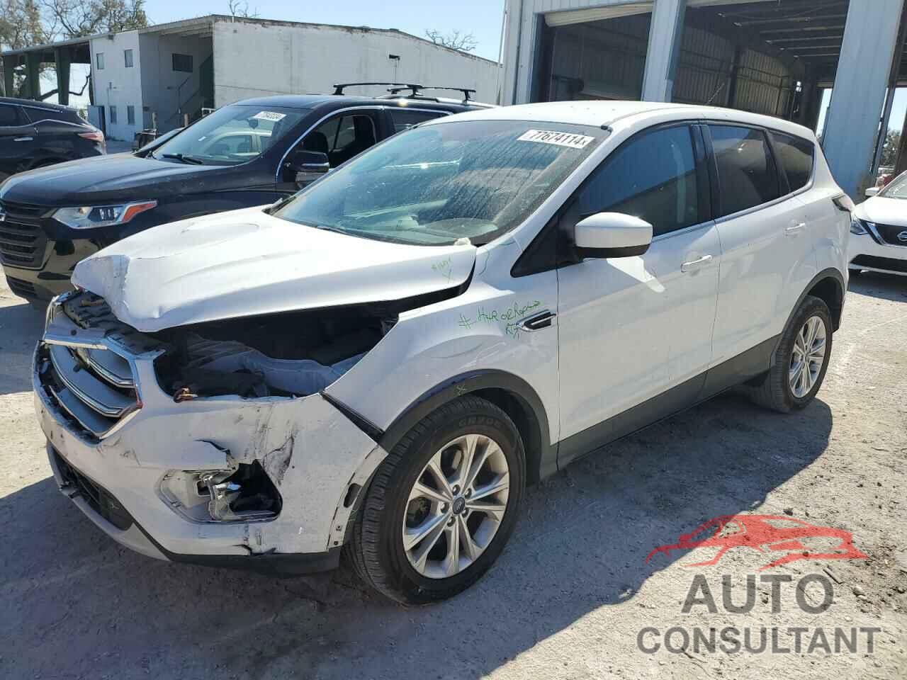 FORD ESCAPE 2017 - 1FMCU0G92HUC53293