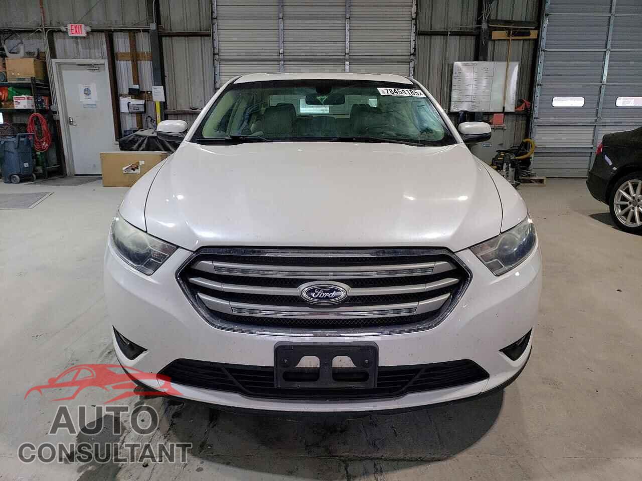 FORD TAURUS 2015 - 1FAHP2E88FG181797