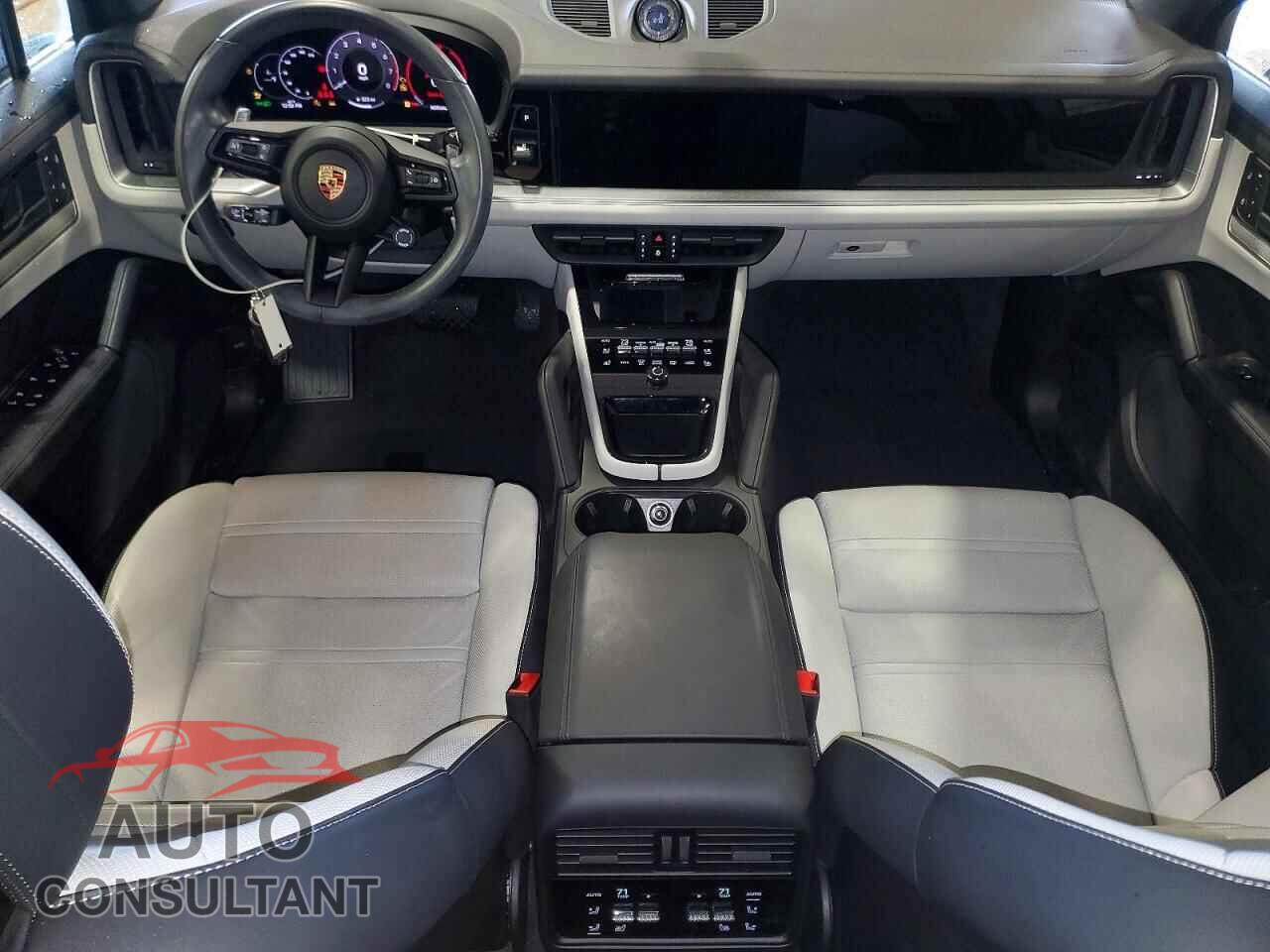 PORSCHE CAYENNE 2024 - WP1AA2AY9RDA02254