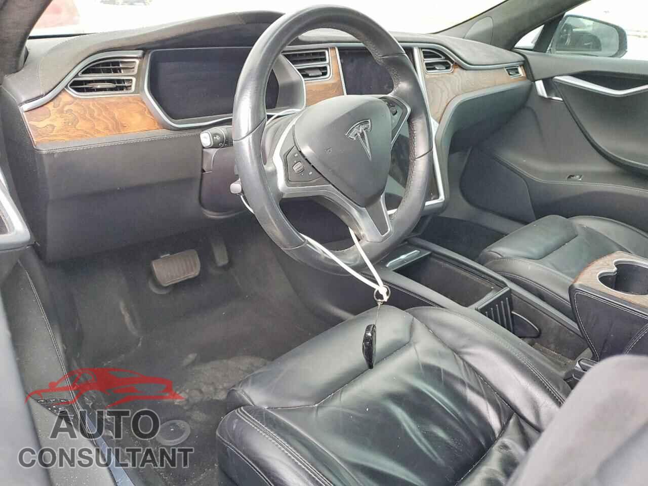 TESLA MODEL S 2017 - 5YJSA1E2XHF185984