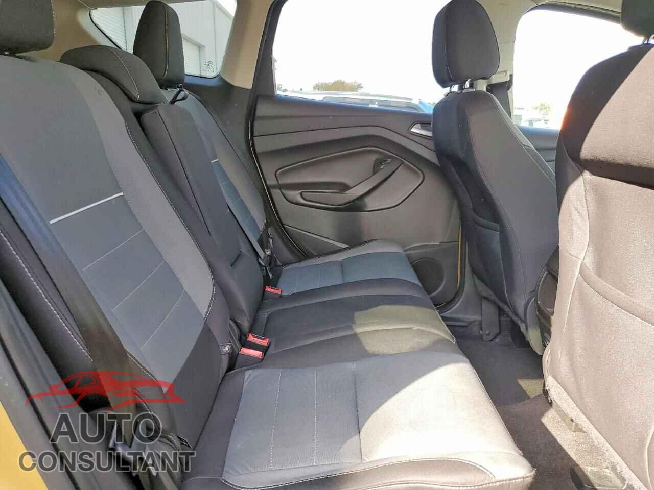 FORD ESCAPE 2015 - 1FMCU0G74FUA23640