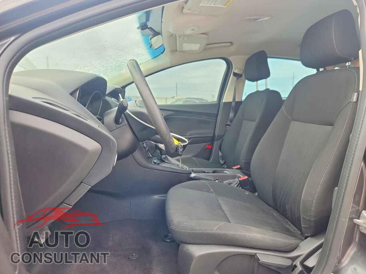 FORD FOCUS 2017 - 1FADP3E21HL324289