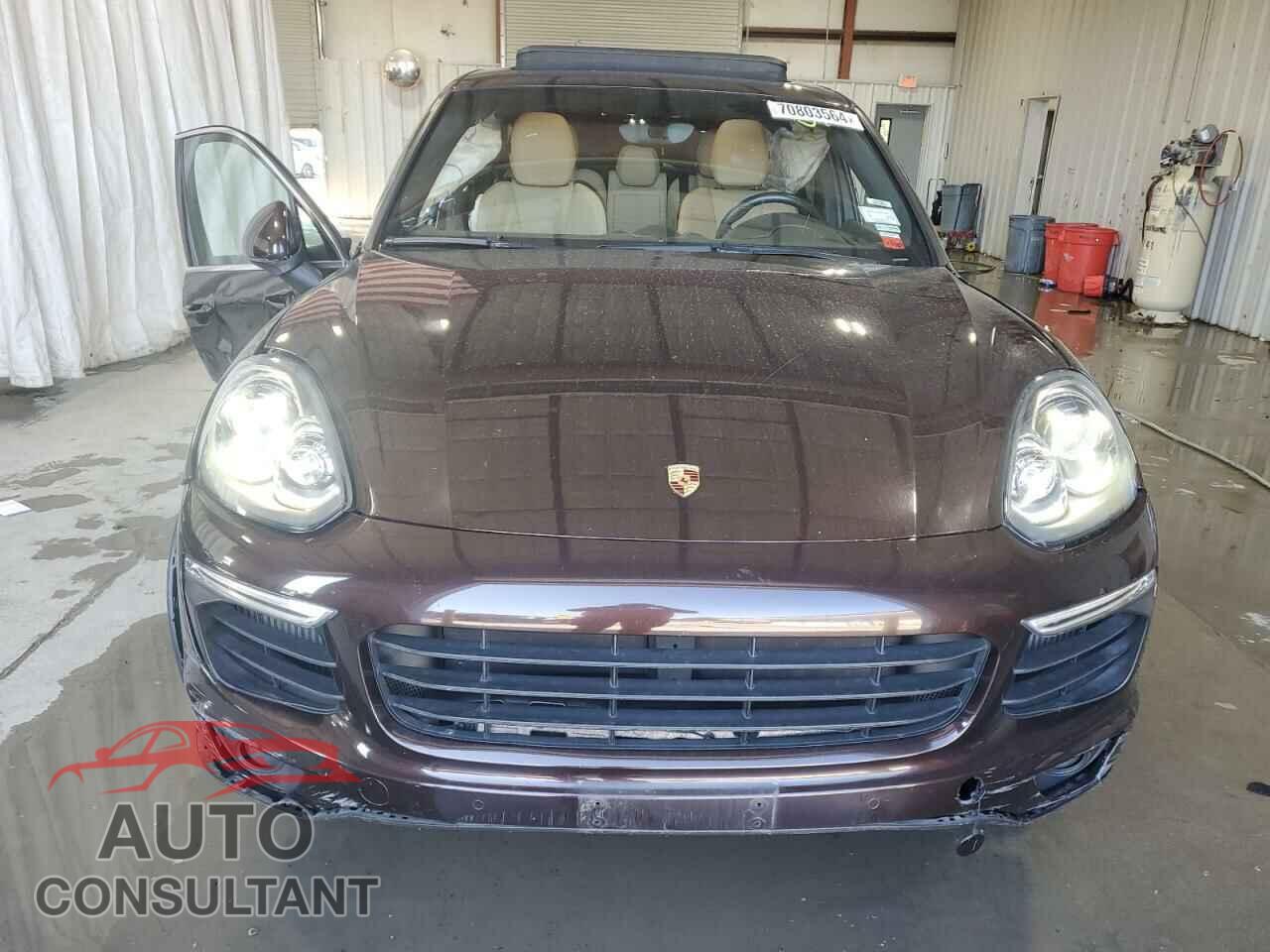 PORSCHE CAYENNE 2016 - WP1AF2A2XGKA43174