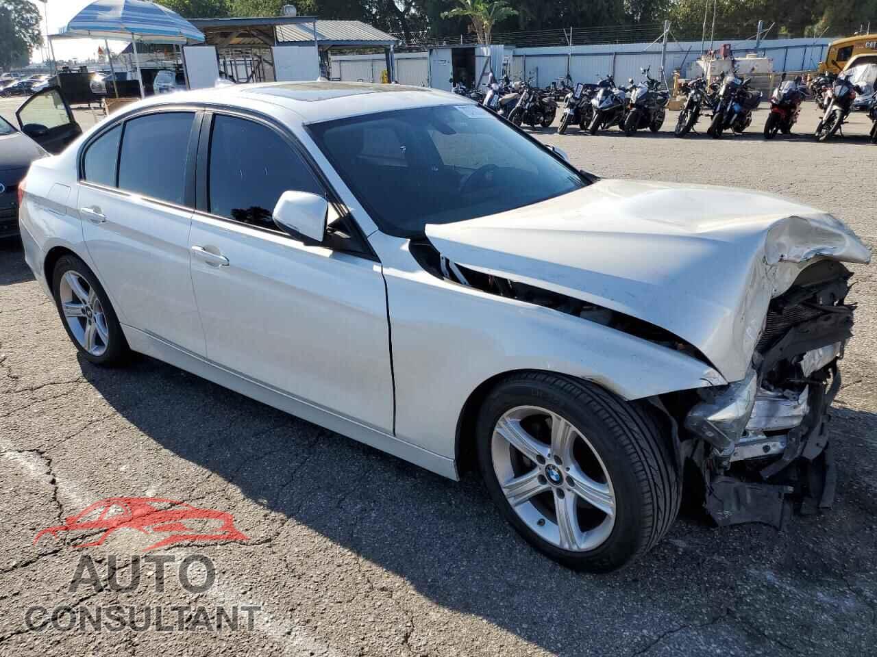 BMW 3 SERIES 2013 - WBA3C1G57DNR47182