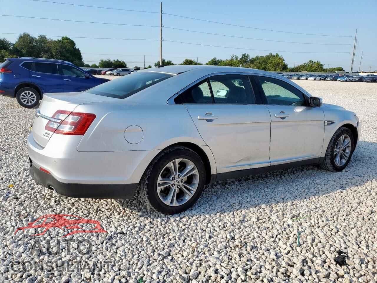 FORD TAURUS 2015 - 1FAHP2E85FG106961
