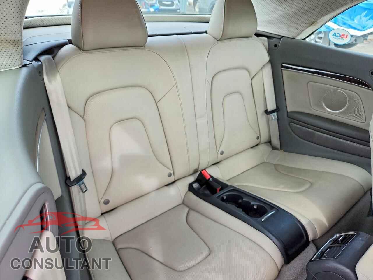 AUDI A5 2011 - WAULFAFH1BN001921