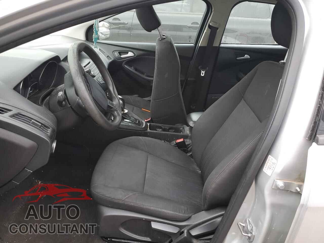 FORD FOCUS 2015 - 1FADP3K20FL282229