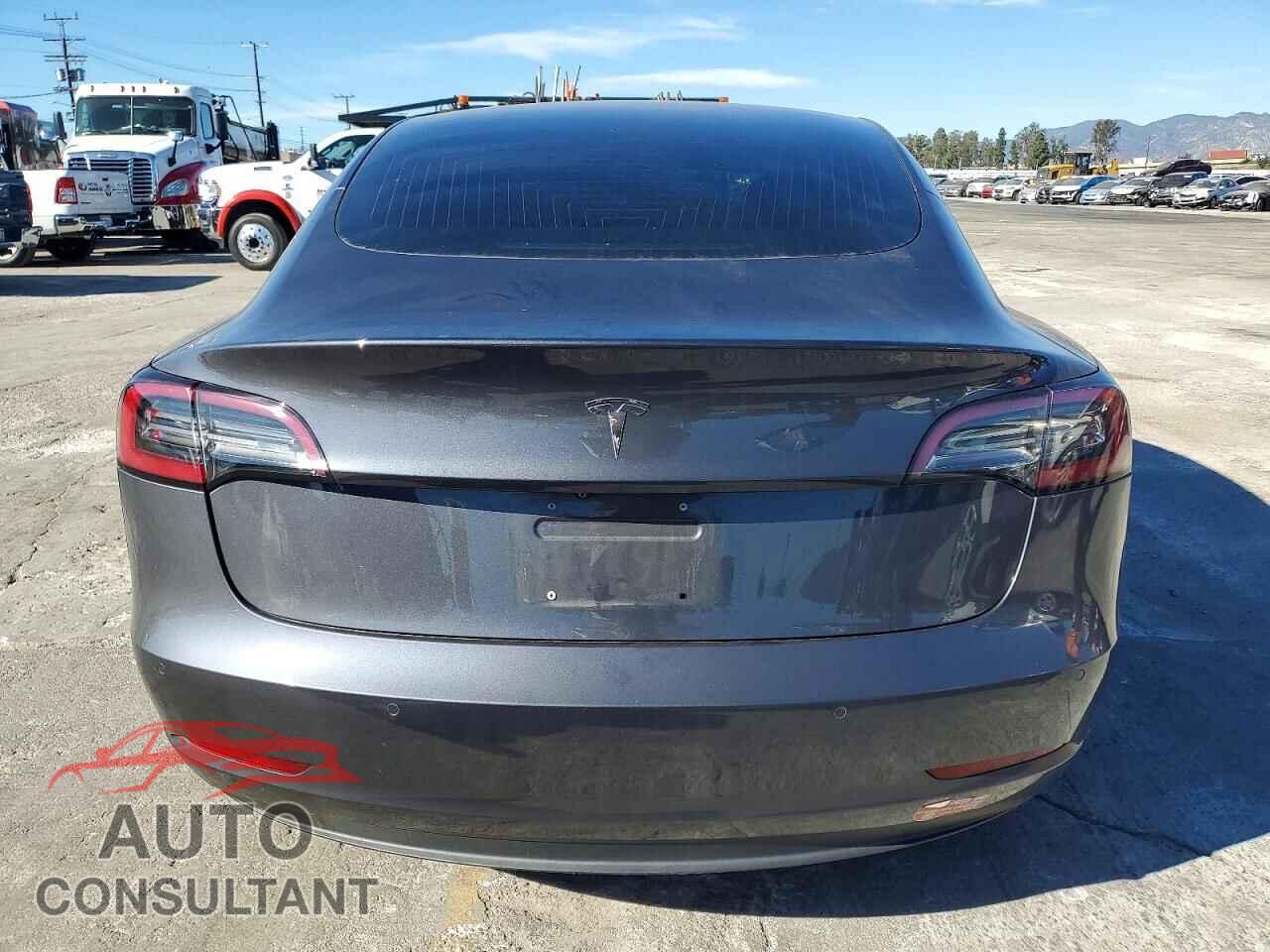 TESLA MODEL 3 2018 - 5YJ3E1EA0JF056738