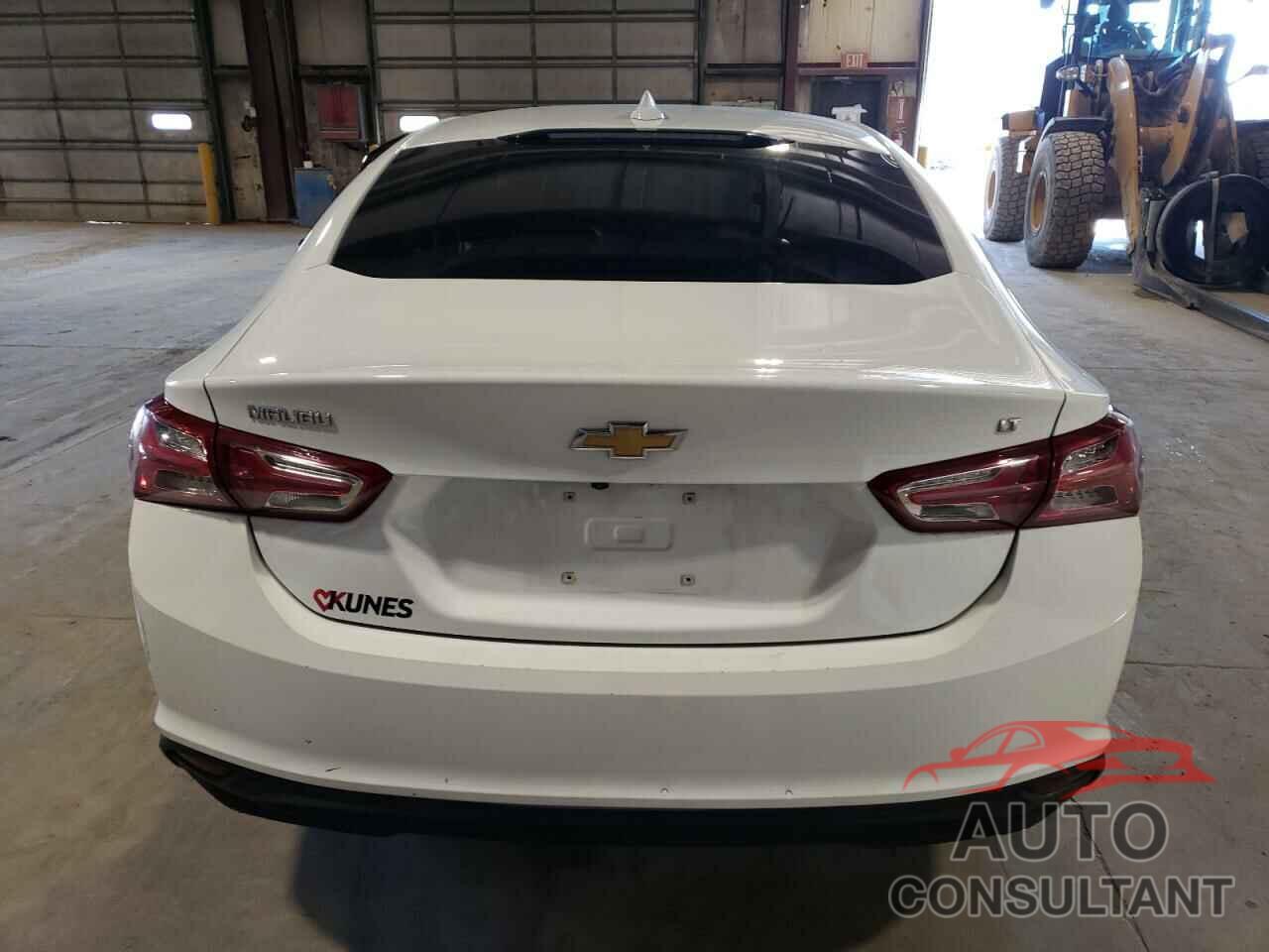 CHEVROLET MALIBU 2020 - 1G1ZD5ST8LF107338