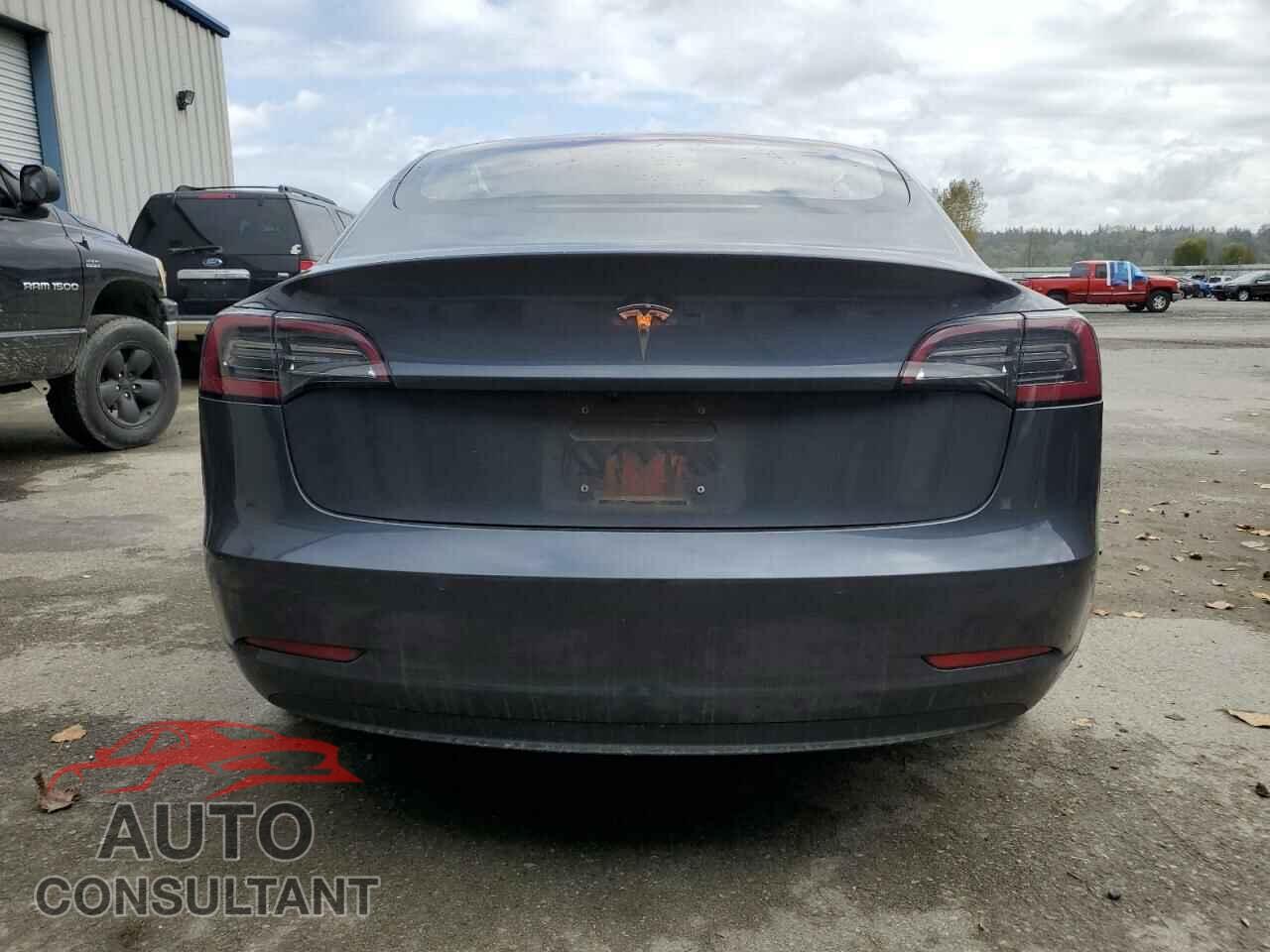TESLA MODEL 3 2018 - 5YJ3E1EA7JF036664